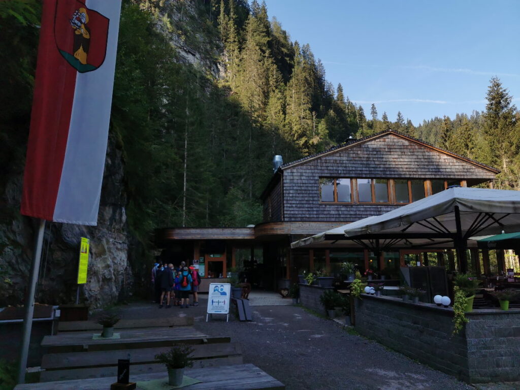 Das ist das Kassenhaus am Eingang in die Liechtensteinklamm